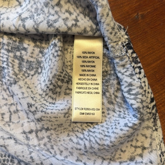 Cloth & Stone for Anthropologie Snake Print Button-down Size XS - Picture 4 of 5
